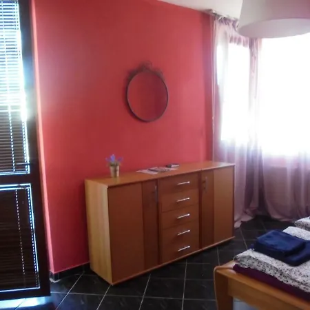Apartment Miras' *